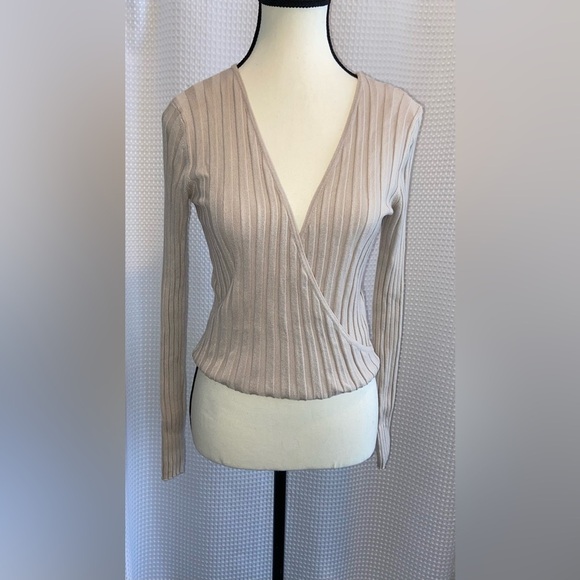 Women’s Dynamite ribbed stretchy long sleeves wrap knit sweater size medium‎ - Picture 1 of 12